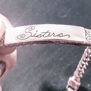 New Brighton "SISTERS" bracelet w/Collectors tin!